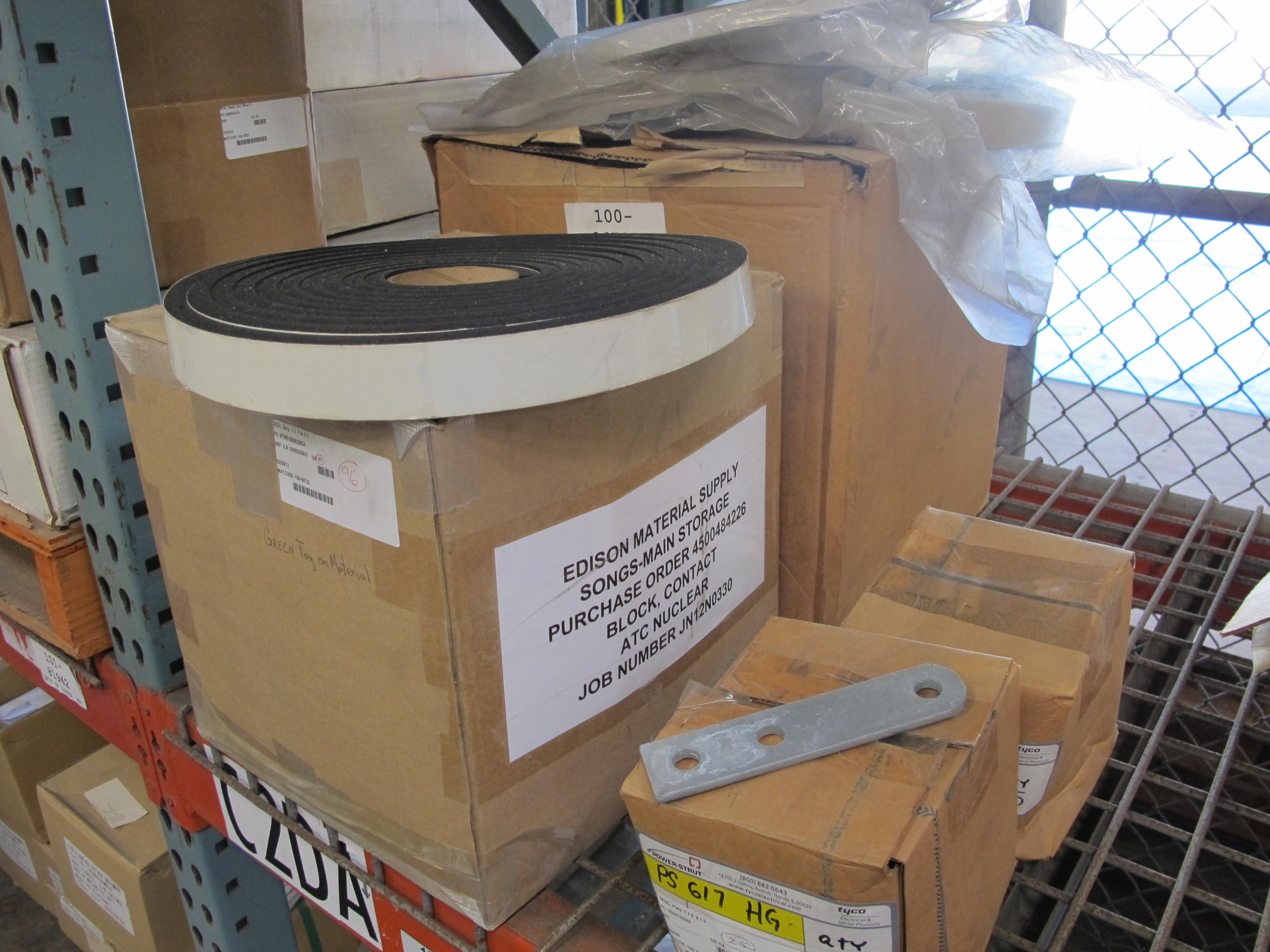LOT TO INCLUDE: 3 INCH SLEEVING, SHRINK TUBING, THERMON ENCLOSURES, ADHESIVE STRIPS, POWER STRUT PLATES. LOADING & HANDLING FEE $15-4193